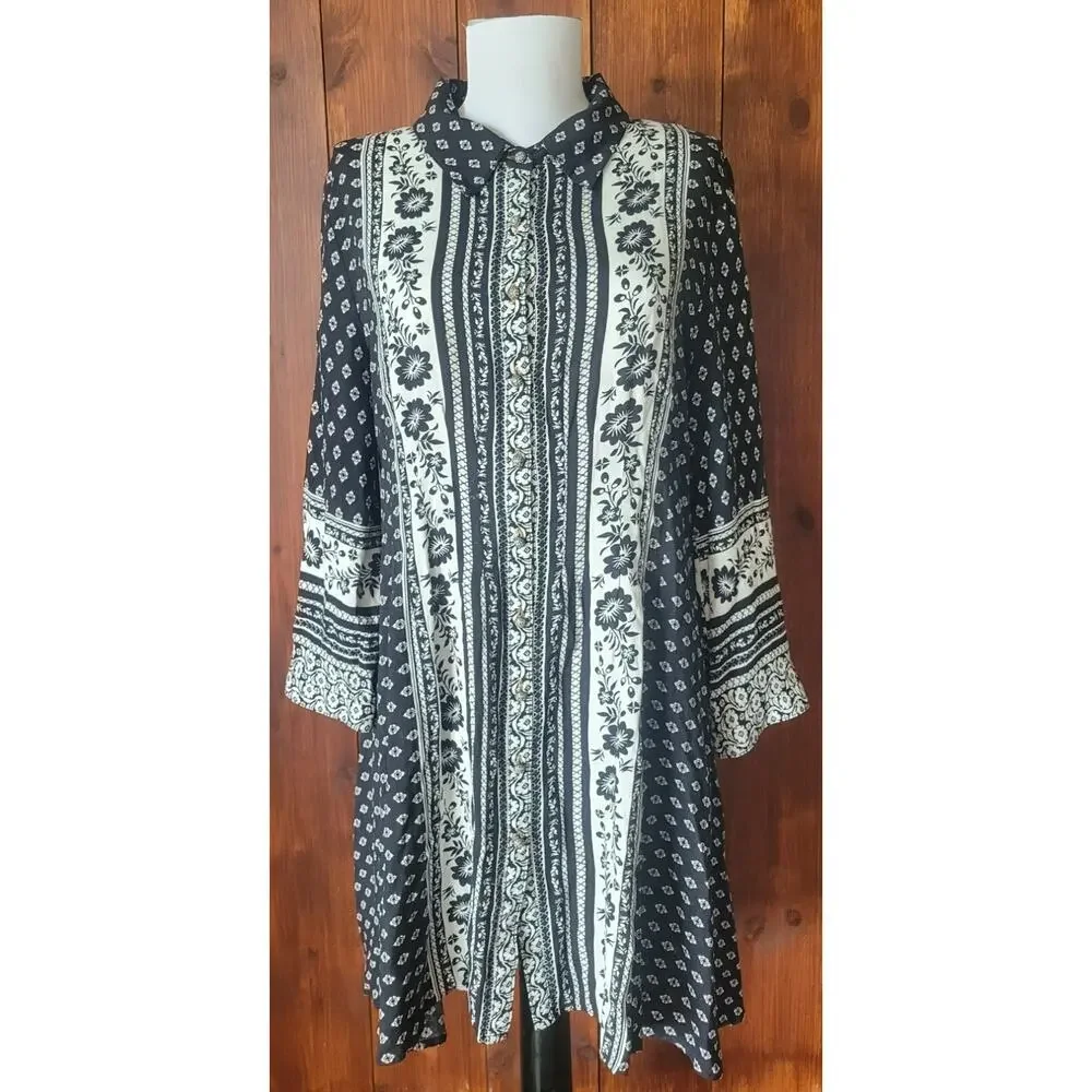Cyrena by Anthropologie L Tunic Dress Black White Boho Floral Pleated Back Flowy